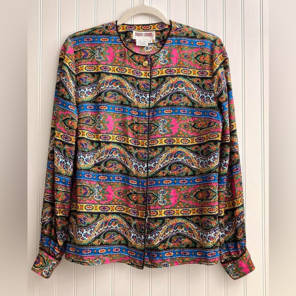Vintage 100% Silk Colorful Festive Boxy Button Up Long Sleeve Blouse Elegant